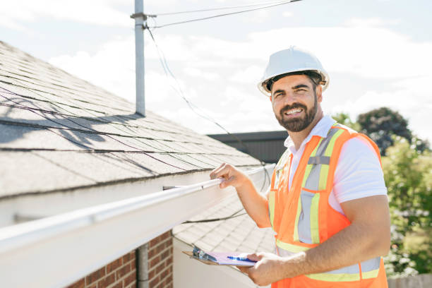 Best Flat Roof Repair Services  in Independence, WI